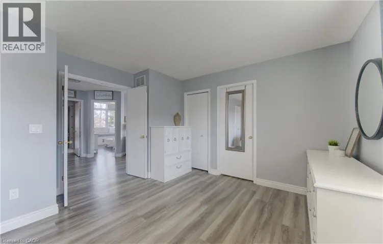 31 ADLER Drive, Cambridge, Ontario N3C4J9