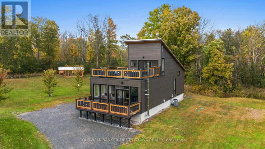 4210 SCOTCH LINE ROAD, Tay Valley, Ontario K7H3C5