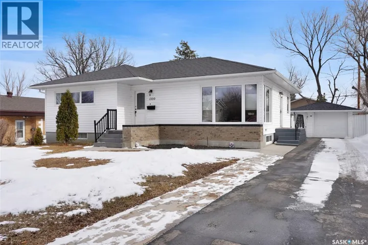1309 Algoma AVENUE, Moose Jaw, Saskatchewan S6H3Z9