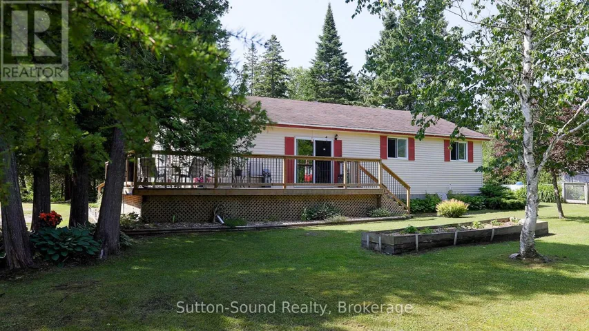 27 WHISKEY HARBOUR ROAD, Northern Bruce Peninsula, Ontario N0H1X0