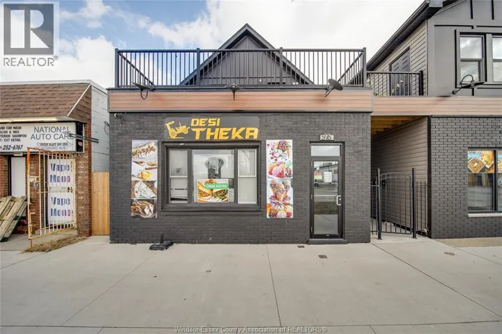 976 HOWARD AVENUE, Windsor, Ontario N9A1S5