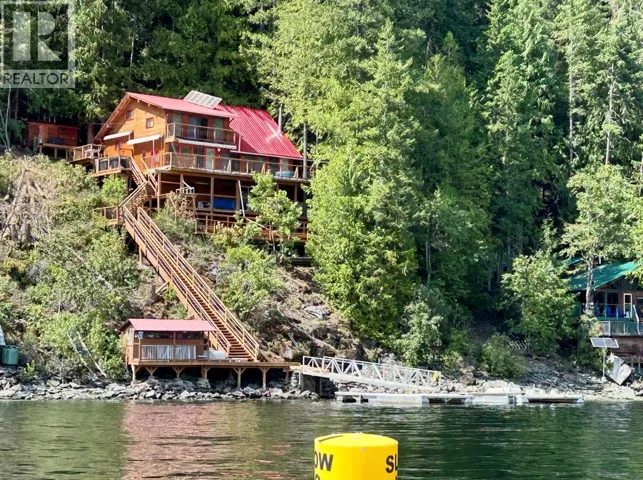 31 Lime Cliffs Beach, Sicamous, British Columbia V0E2V0
