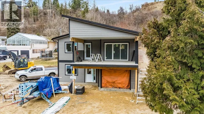 2808 1st Avenue, Castlegar, British Columbia V1N2R2