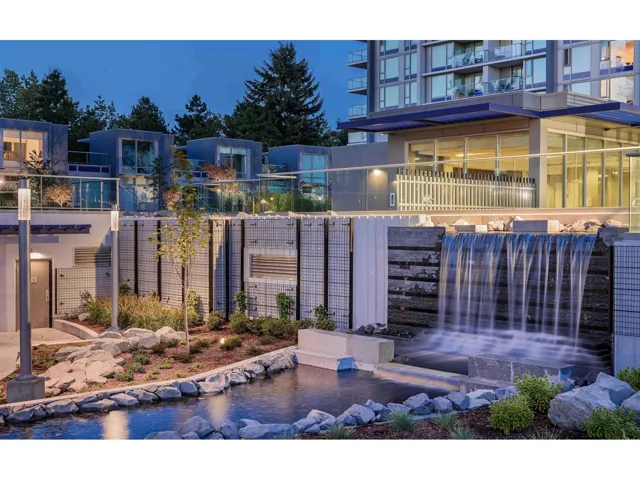 301 13696 100 AVENUE, Surrey, British Columbia V3T0L5