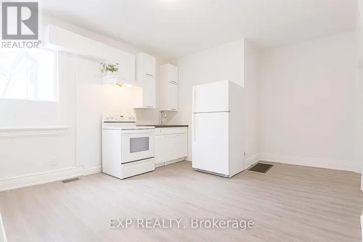MAIN - 207 GAMBLE AVENUE, Toronto (East York), Ontario M4J2P4