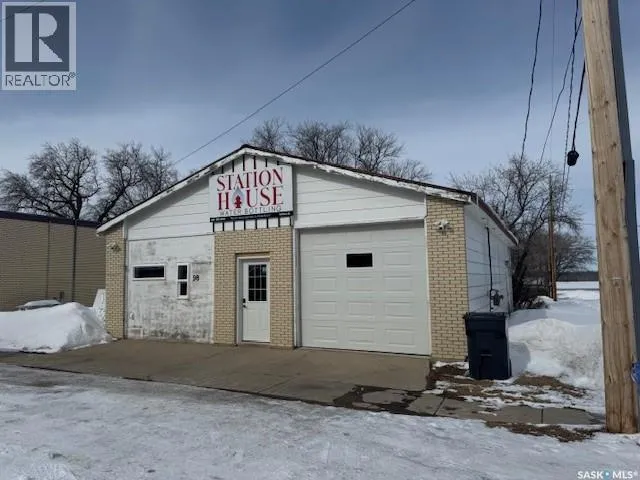 98 1st AVENUE E, Hafford, Saskatchewan S0J1A0