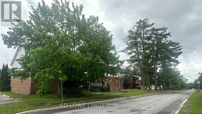 105 WINEWOOD AVENUE W, Gravenhurst (Muskoka (S)), Ontario P1P1R9