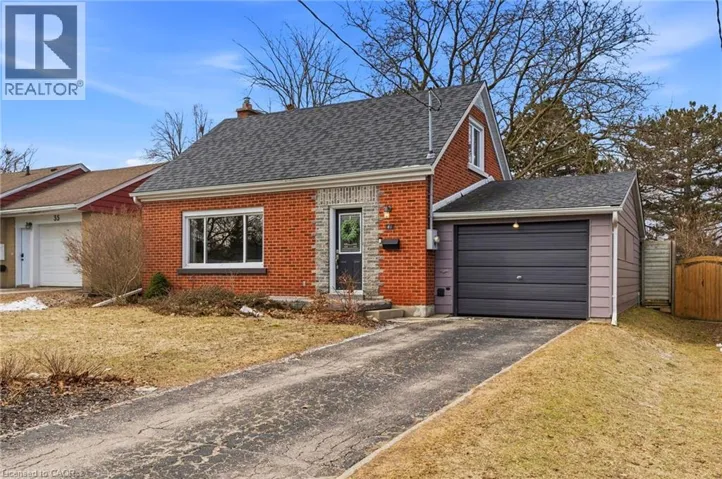 41 RIDGEWOOD Avenue, Kitchener, Ontario N2H4L1