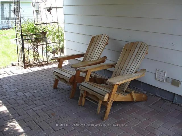 135 RINGWOOD ROAD, Oakville (CP College Park), Ontario L6H1K3