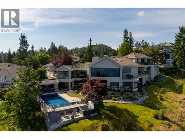 228 Caliburn Court, Kelowna, British Columbia V1V1N2