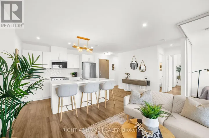 205 - 479 CHARLTON AVENUE E, Hamilton (Stinson), Ontario L8N0B4