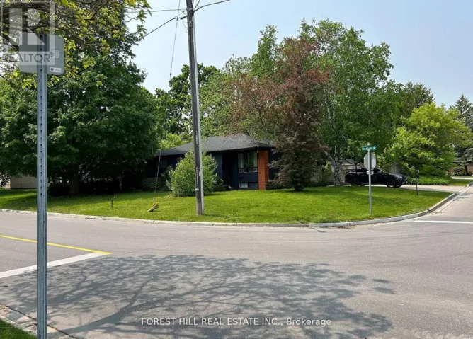 1 WILLIS DRIVE, Aurora (Aurora Highlands), Ontario L4G2J8