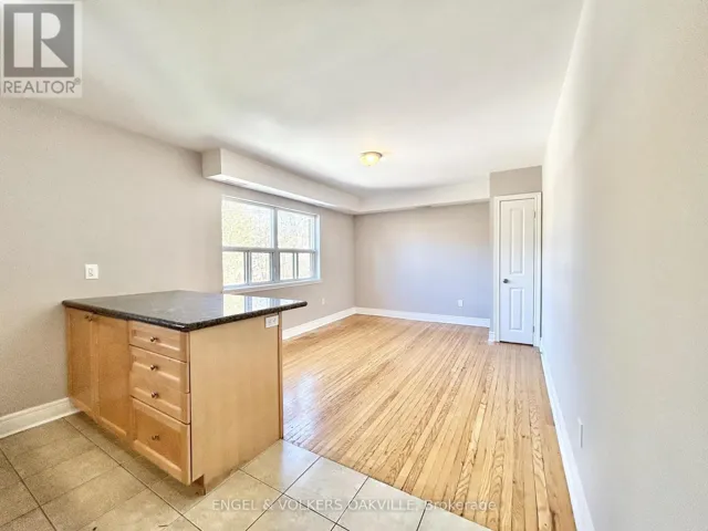 211 - 9 THIRTY THIRD STREET, Toronto (Long Branch), Ontario M8W3G7