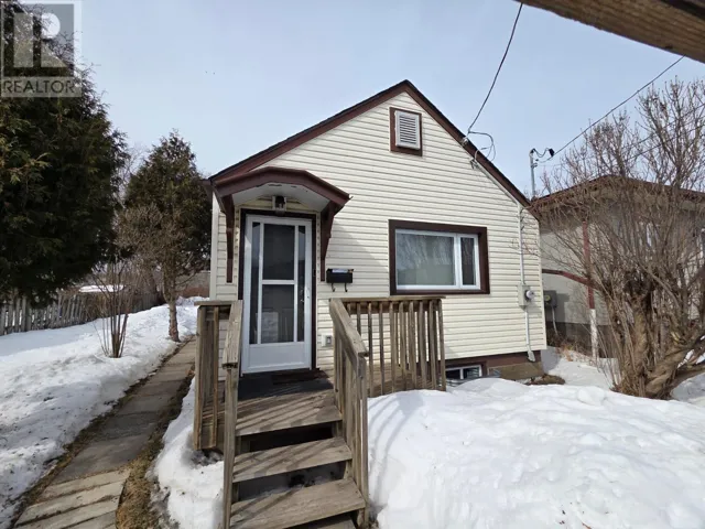 84 Machar Ave, Thunder Bay, Ontario P7B2Y6