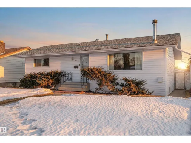 9251 69A ST NW, Edmonton, Alberta T6B1W1