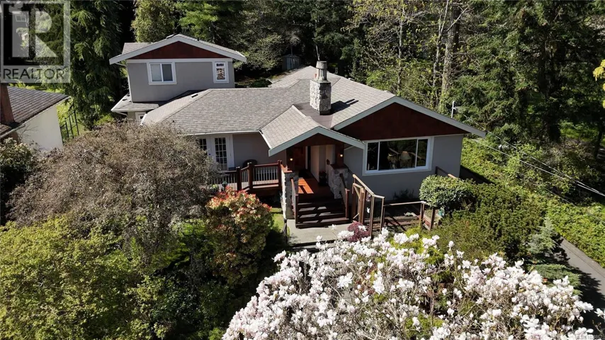 2229 Arbutus Rd, Saanich, British Columbia V8N1V2