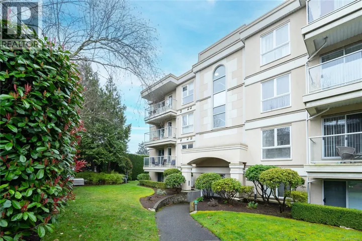 301 331 Burnside Rd E, Victoria, British Columbia V9A1A6