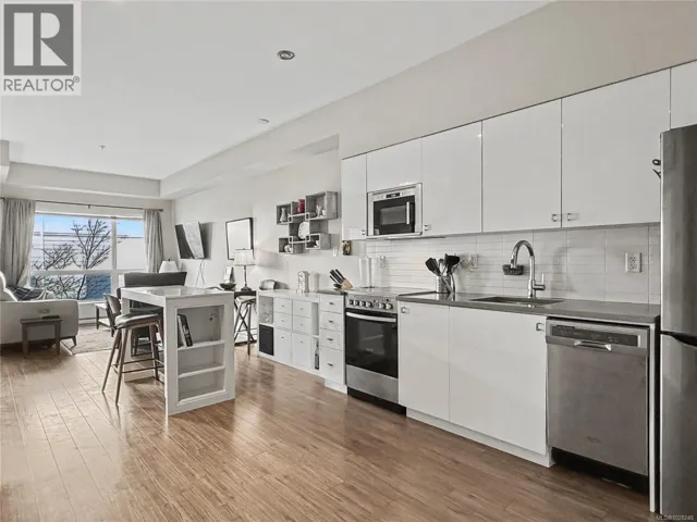 201 785 Tyee Rd, Victoria, British Columbia V9A7R5