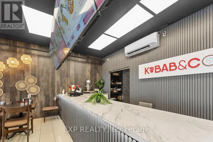 977 O'CONNOR DRIVE, Toronto (O'Connor-Parkview), Ontario M4B2T1