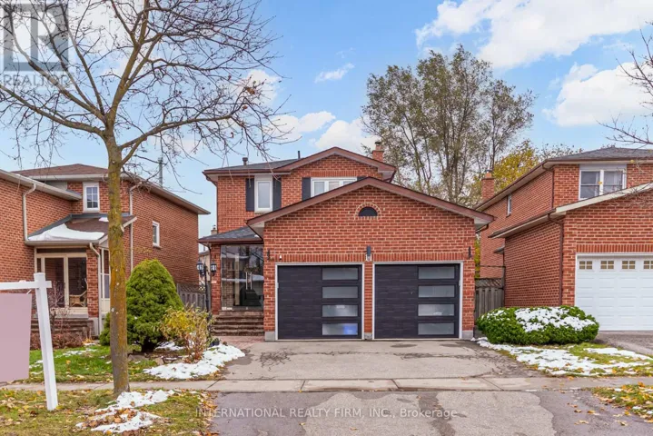 MAIN - 11 BELVEDERE CRESCENT, Richmond Hill (Crosby), Ontario L4C8W3