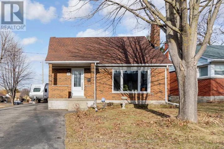 52 DOVER STREET, Waterloo, Ontario N2J1Z1