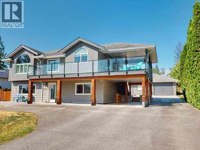 8206 CENTENNIAL DRIVE, Powell River, British Columbia None