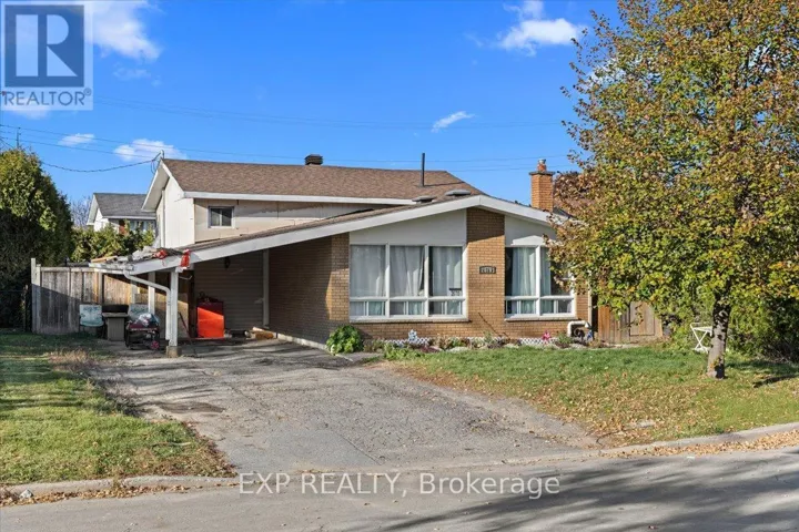 2670 STONE CRESCENT N, Ottawa, Ontario K2H6Z1