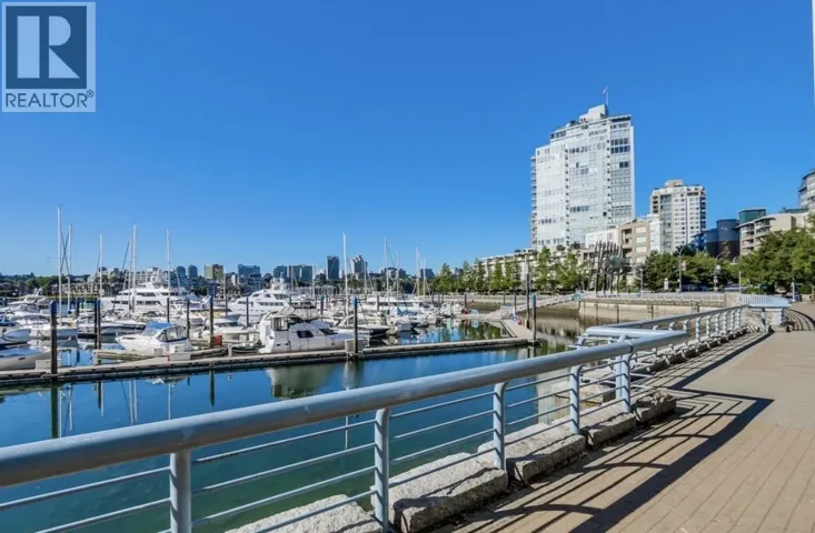 1101 193 AQUARIUS MEWS, Vancouver, British Columbia V6Z2Z2