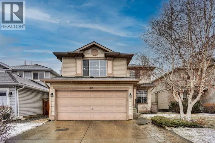39 Douglasview Road SE, Calgary, Alberta T2Z2S8