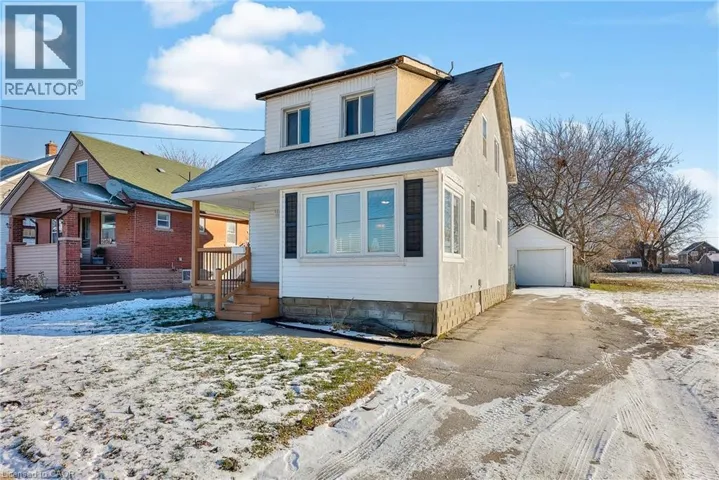5932 CARLTON Avenue, Niagara Falls, Ontario L2G5J5