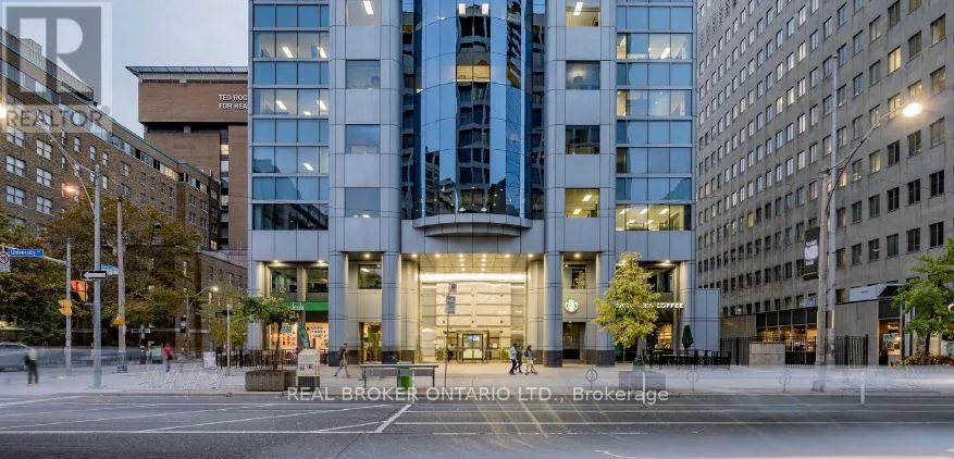 R1-2 - 525 UNIVERSITY AVENUE, Toronto (Bay Street Corridor), Ontario M5G2L3