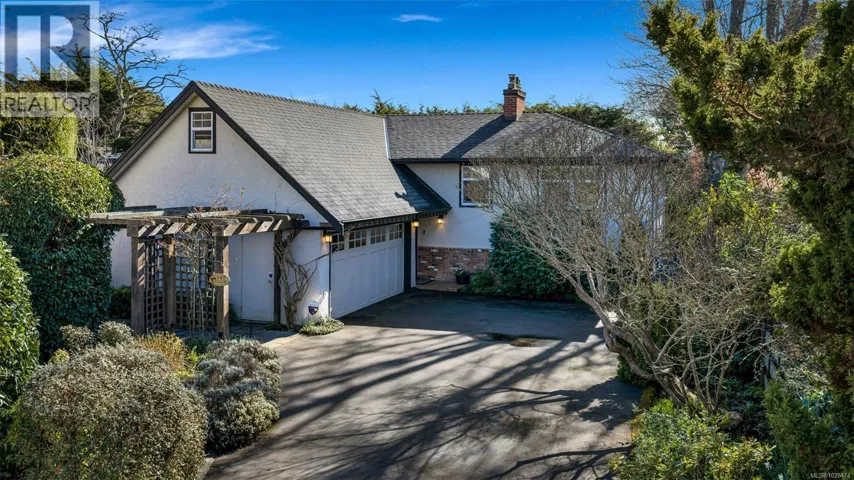 449 Victoria Ave, Oak Bay, British Columbia V8S4M7