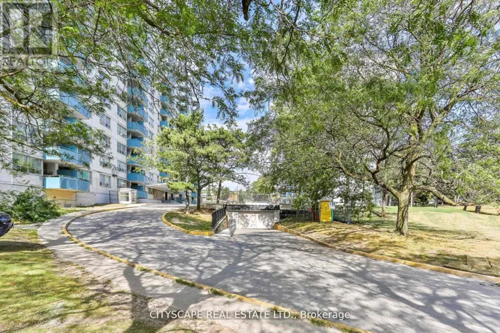 816 - 1442 LAWRENCE AVENUE W, Toronto (Maple Leaf), Ontario M6L1B2