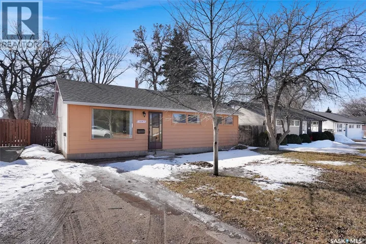 1047 Carleton STREET, Moose Jaw, Saskatchewan S6H3A3