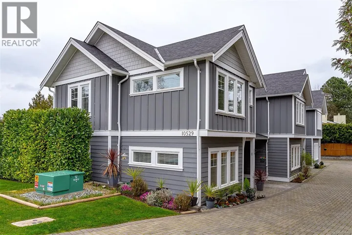 1 10529 McDonald Park Rd, Sidney, British Columbia V8L3J2