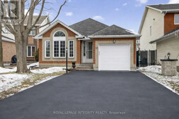 161 LONGSHIRE CIRCLE, Ottawa, Ontario K2J4L2
