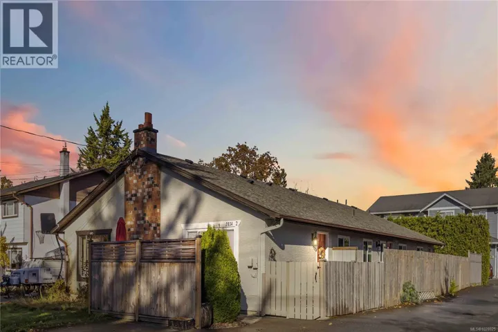 2 2034 Weiler Ave, Sidney, British Columbia V8L1R4
