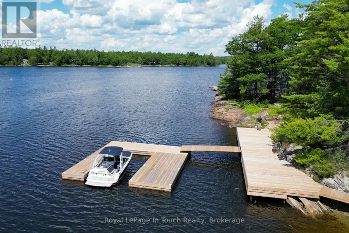 2 ISLAND 880, Georgian Bay (Baxter), Ontario L0K1S0