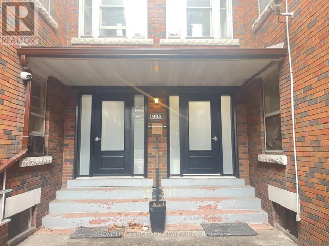 3 - 985 MAIN STREET E, Hamilton (Crown Point), Ontario L8M1N3