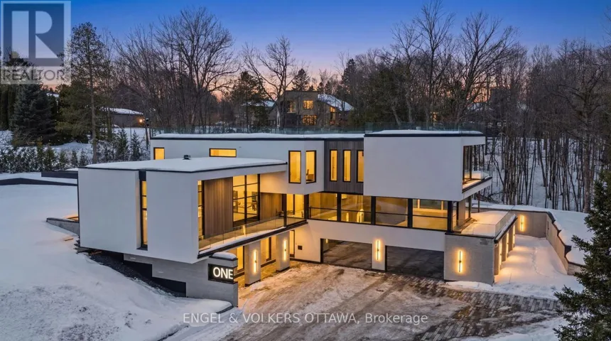 1 DELONG DRIVE, Ottawa, Ontario K1J7E7