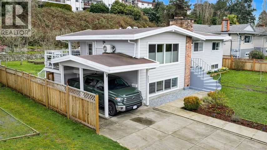 3535 Richmond Rd, Saanich, British Columbia V8P4P9