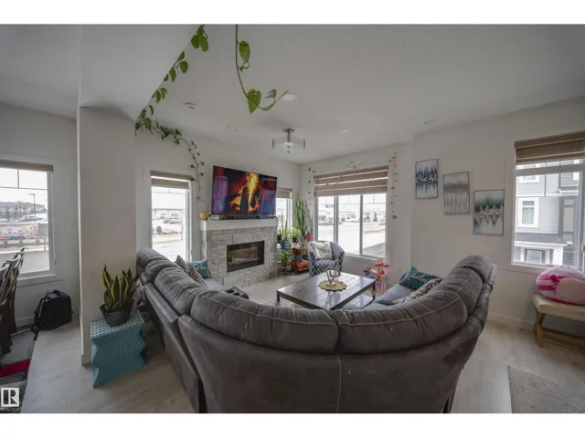 #62 2215 24 ST NW, Edmonton, Alberta T6T1A6