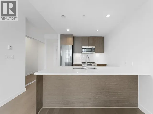 9xx 9060 UNIVERSITY CRESCENT, Burnaby, British Columbia V5A0E1