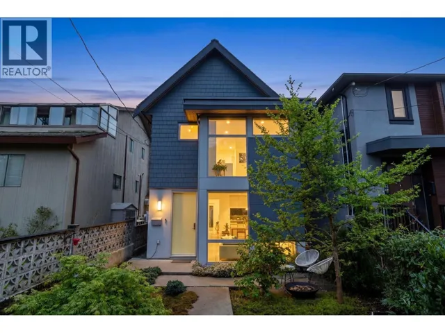 1928 TEMPLETON DRIVE, Vancouver, British Columbia V5N4W1