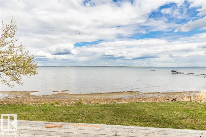 19 Lakeshore DR, Rural Wetaskiwin County, Alberta T0C2V0