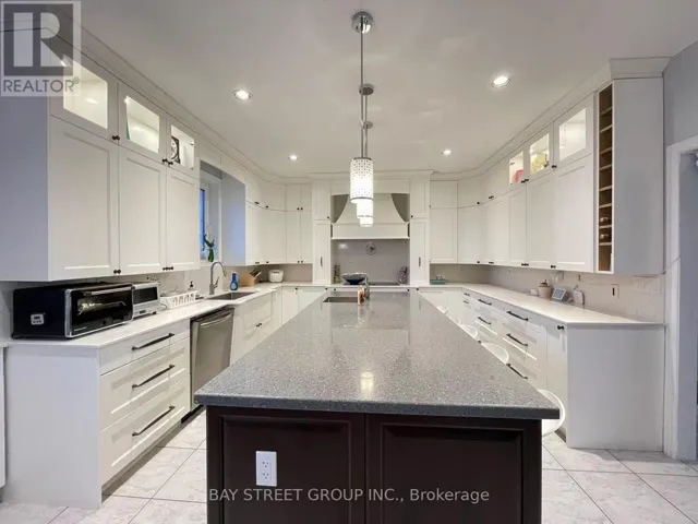7 MARKWOOD LANE, Vaughan (Crestwood-Springfarm-Yorkhill), Ontario L4J7P2