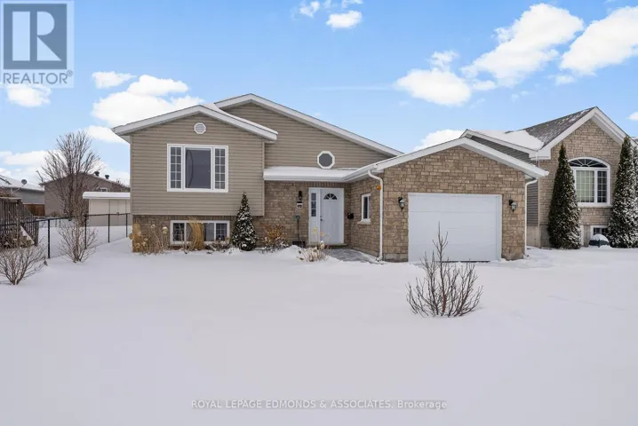 492 SHEPPARD ROAD, Pembroke, Ontario K8A0A7