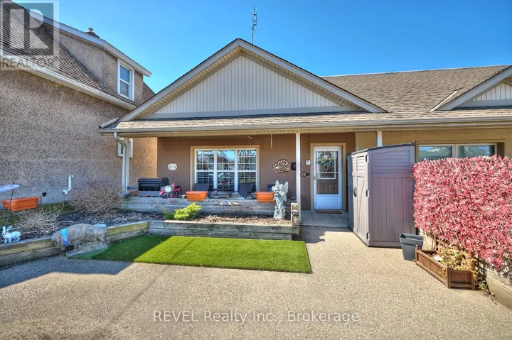 19 KNOLL STREET, Port Colborne (Main Street), Ontario L3K5A4