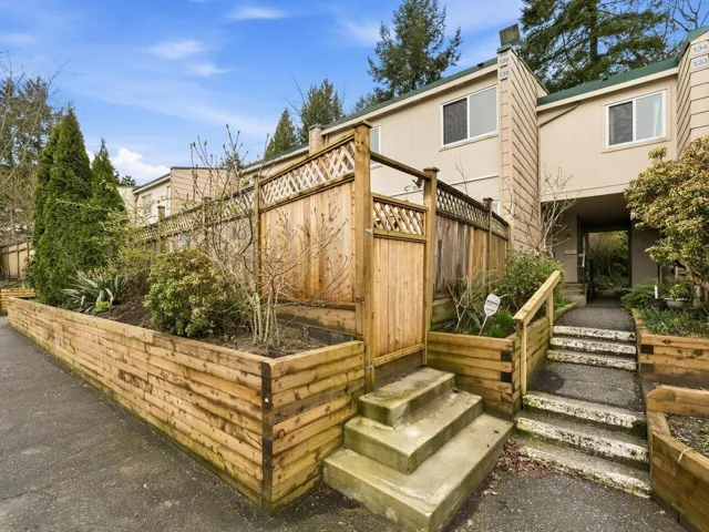 135 15215 105 AVENUE, Surrey, British Columbia V3R1R9