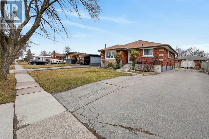98 GOLDEN BOULEVARD E, Welland (Lincoln/Crowland), Ontario L3B1H7